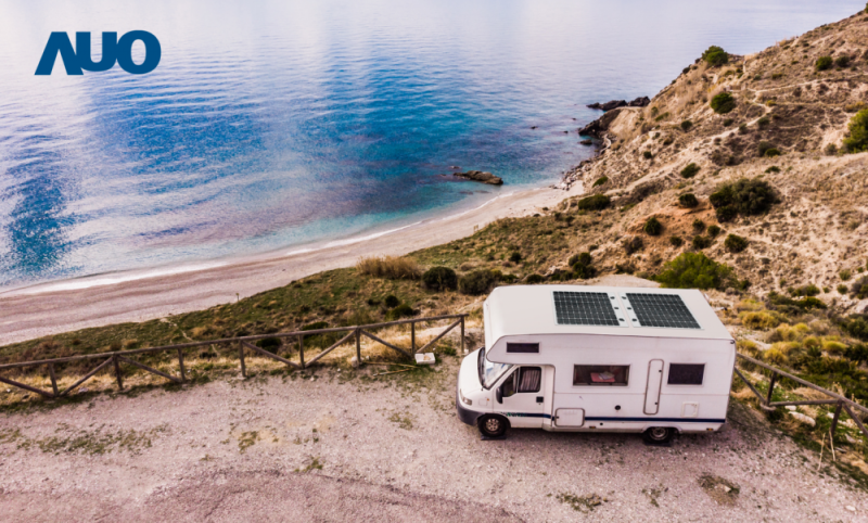 「可撓輕量化太陽光電板SunCurva」使用輕量特殊耐候型複合板取代傳統太陽能板的玻璃前板，不僅降低70%重量，每米平方僅3Kg；具有抗衝擊性能及通過電磁相容性測試，可應用於交通運輸工具，如露營車、遊艇等